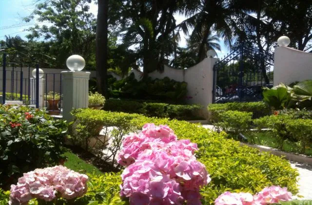 Apartahotel Villa Capri Spa Boca Chica jardin